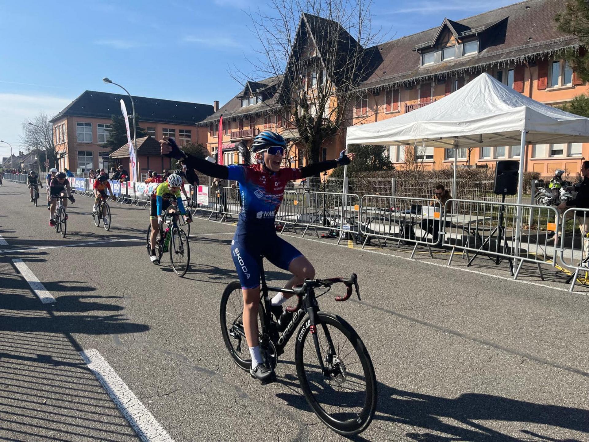Solène Muller s'offre la victoire d'étape au Mont Bouquet dans des conditions dantestes